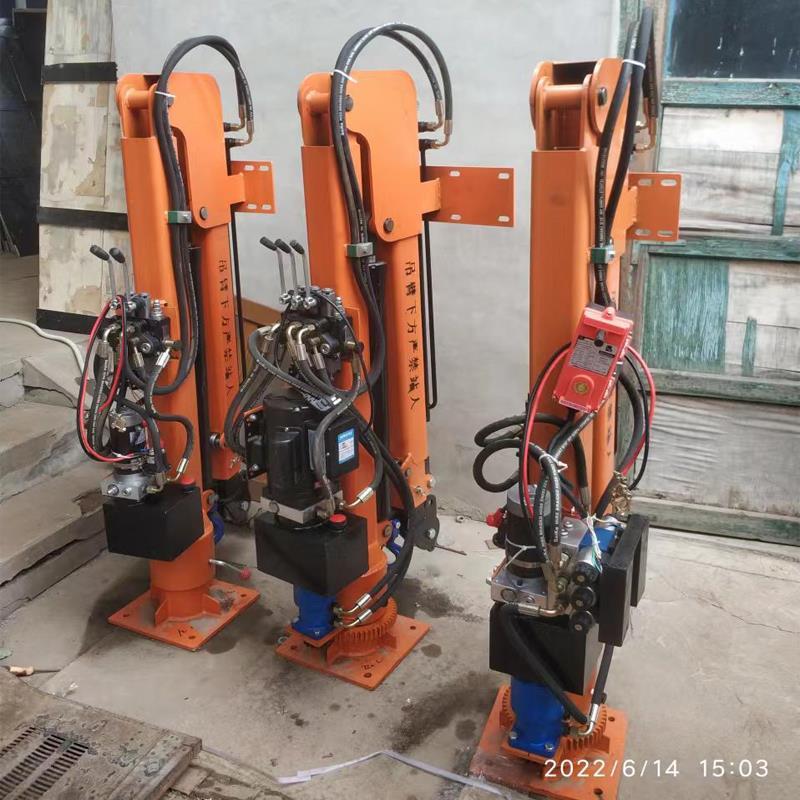 景县重汽蓝牌随车吊 3.2吨 国六动力强 液压驱动 农用自卸起重机